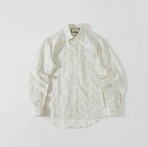 long-sleeved T-shirt